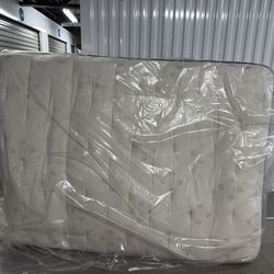 Queen Mattress & Springs Box 