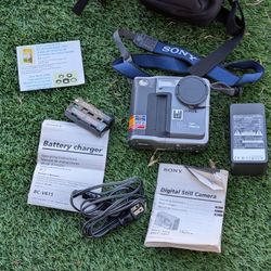 Vintage SONY Mavica MVC-FD7 Floppy Disk Digital Camera Bundle | Untested Collector's Item