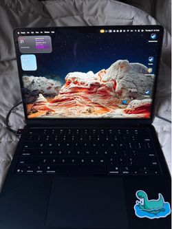 2025 Macbook Air 13 inch M4 chip 16gb Ram 256gb Storage