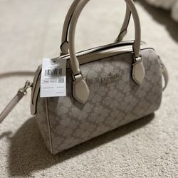Brand new! Kate Spade Aesthetic  Purse With Crossbody Straps 