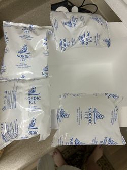 10x15 Cooler with 4 Nordic Ice Gel Packs. Like new.