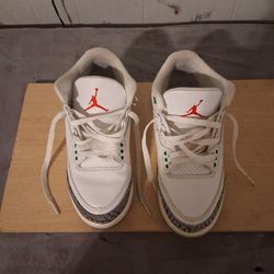 Nike Air Jordan 3 Retro Lucky Green Women's sneakers.