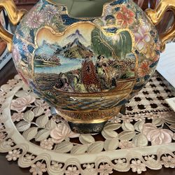 Satsuma Porcelain Hand Painted Asian Geisha Motf