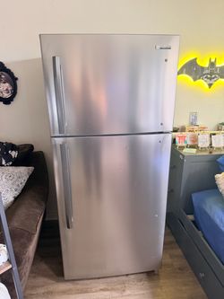Stainless Steel Top-Freezer Refrigerator