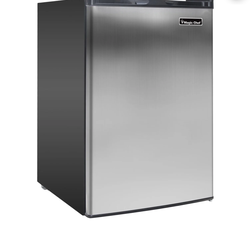 Magic Chef 3 Cubic Foot Upright Freezer