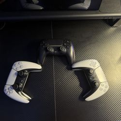 PS5 DualSense Controllers – 3 units  