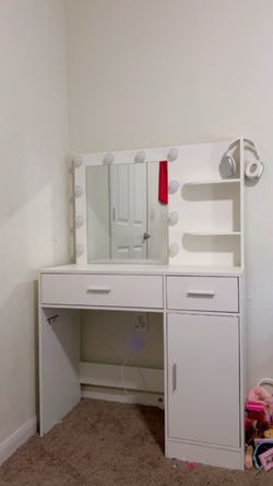 White Vanity Desk with Hollywood Mirror