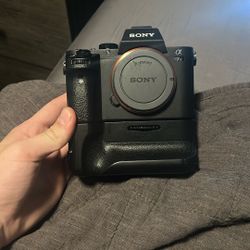Sony A7ii With Battery Grip