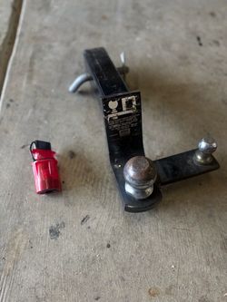 Dual ball mount hitch and trailer light