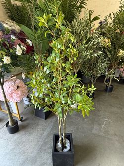 Large Artificial Tree in Black Planter 6feet