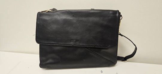 Kenneth Cole Black Leather Envelope Shoulder/Crossbody Bag – $40