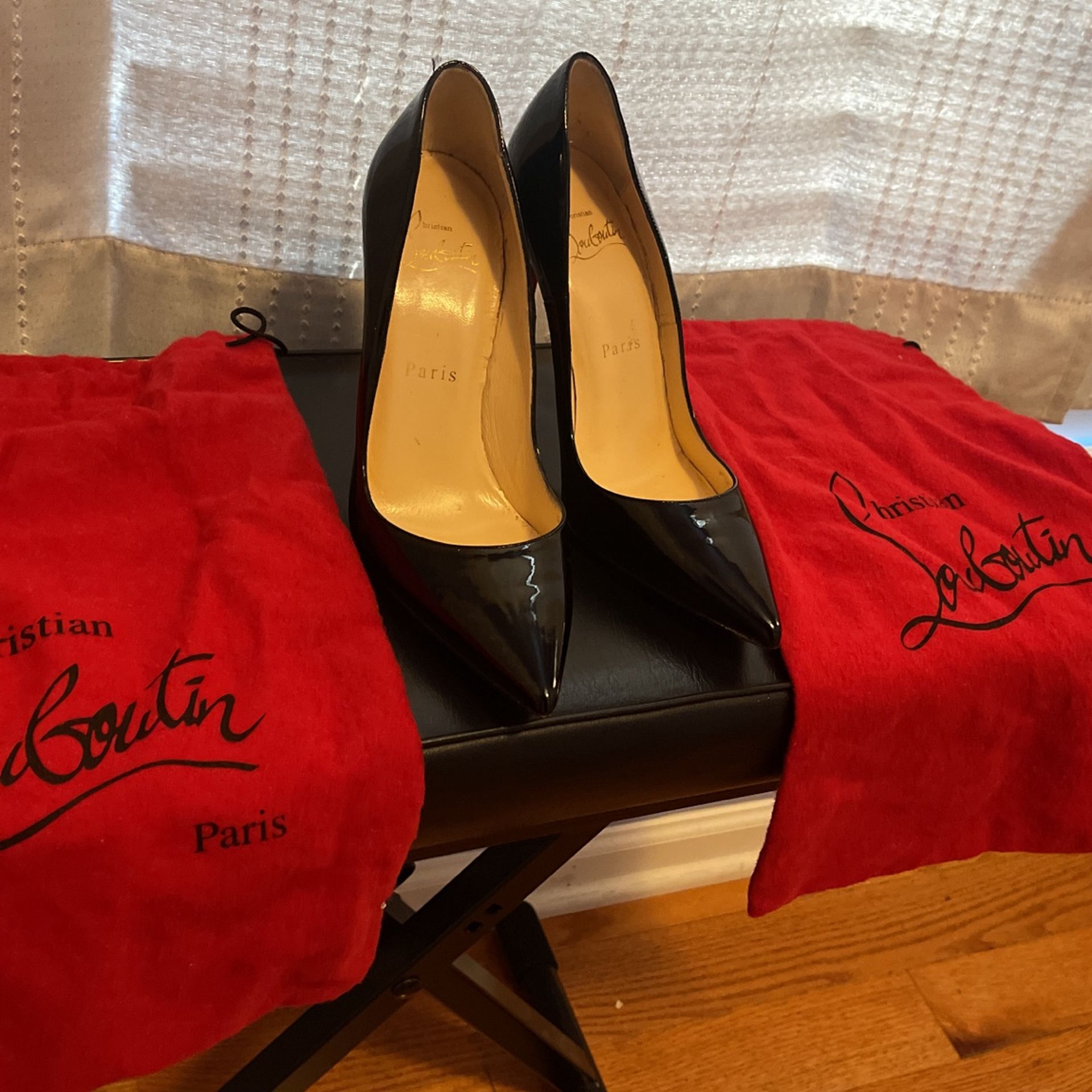 Christian Louboutin Hells Size 36