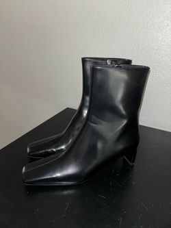 Size 10 (women’s) boots