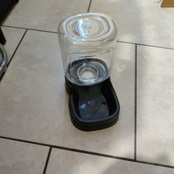 Gravity Water Feeder