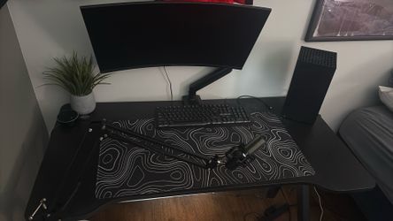 Gaming desk with monitor