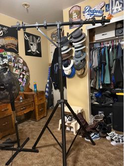 Selling a dj lights stand asking 200 for it