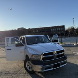 2013 DODGE RAM 1500 SLT 4X4 CLEAN PICK UP AND CLEAN TITLE IN HAND 