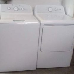 Hotpoint Electric Washer & Dryer Set