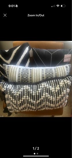 Throw pillows / accent pillows