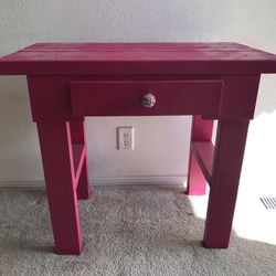 Accent Table  Thumbnail