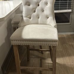 2 Bar Stools 