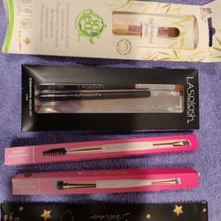 Makeup Brushes 6 Total