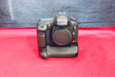 Canon EOS 7D Mark II DSLR Camera Body