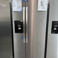 Whirlpool Side By Side Refrigerator In Stainless Steel 