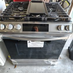  cu ft. Smart Slide-in Gas Range with Smart Dial & Air Fry in Stainless Steel
Go to Samsung Appliances brand page
Model #NX60T8711SS