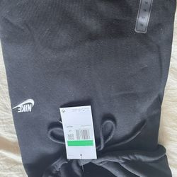 Nike Pull Over And Sweats 