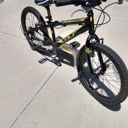 GT Aggressor, And Two Diamondback, Multi-speed Bikes