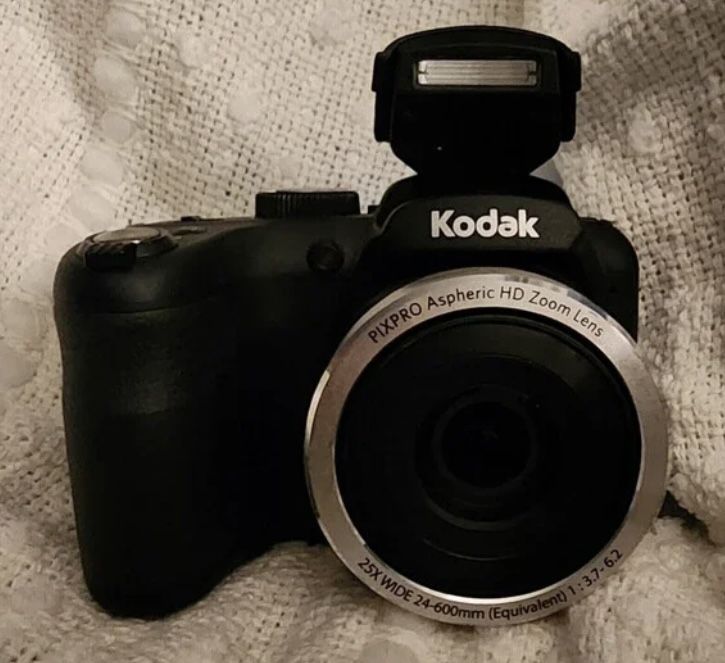 KODAK PIXPRO AZ252 Astro Zoom Digital Camera