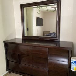 Bedroom Furniture set (Queen size) 