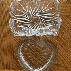 Set Of 2 Crystal Glass Plates 