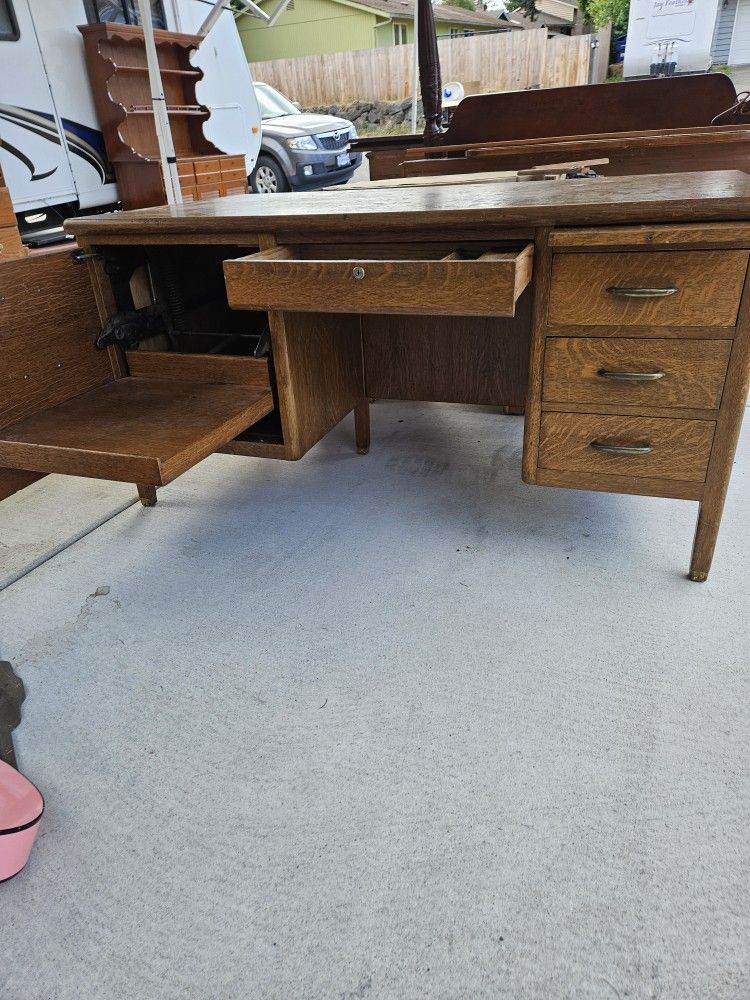 Old Oak Desk N Chair