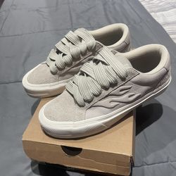 Straye Sneakers