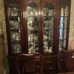 Thomas Ville Cherry Wood Dining Room Set