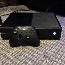 Xbox One And Controller 