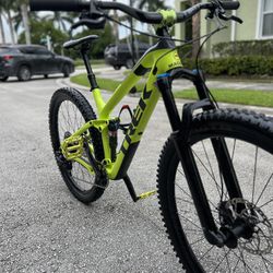 2021 TREK SUPERFLY 9.7 Carbon With Upgrades