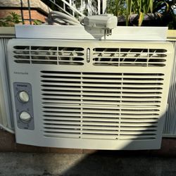 Frigidaire 5000 BTU Air Conditioner