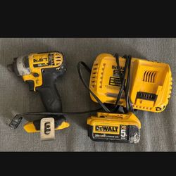 DEWALT LOT Bundle 20 V MAX Lithium-Ion Cordless 1/4" Impact Driver + Charger