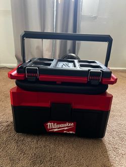 Milwaukee vacuum