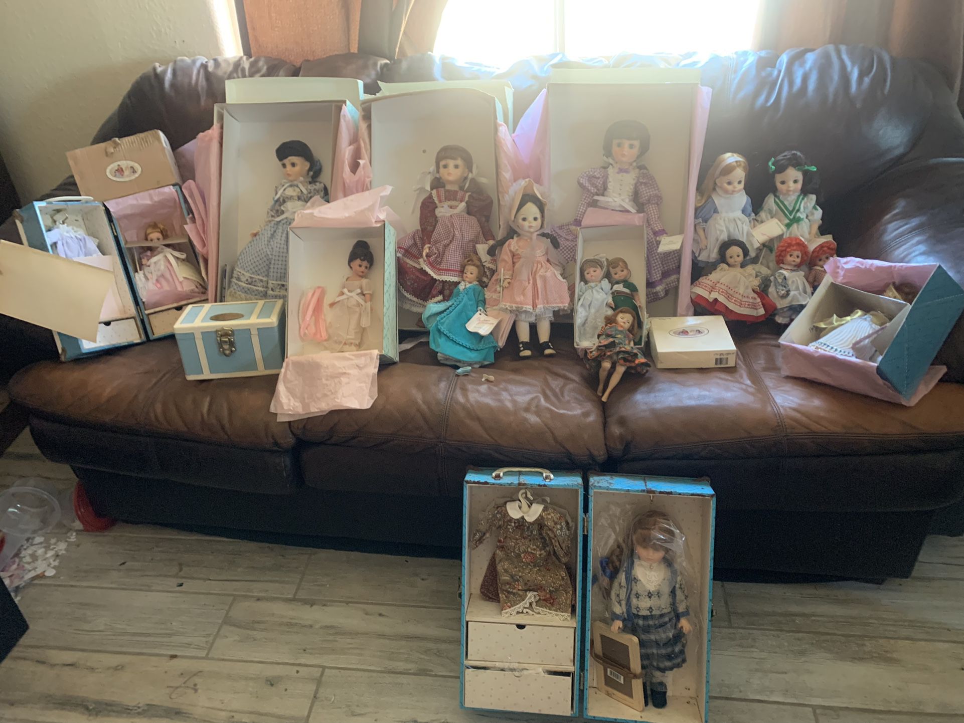 Large Collection Of Madame Alexander Vintage Dolls