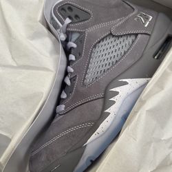 Size 9 / 9.5 Air Jordan Retro Wolf Grey 5