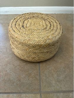 Vintage Tarahumara Handwoven Lidded Basket - Round Sotol Palm Tortilla Warmer