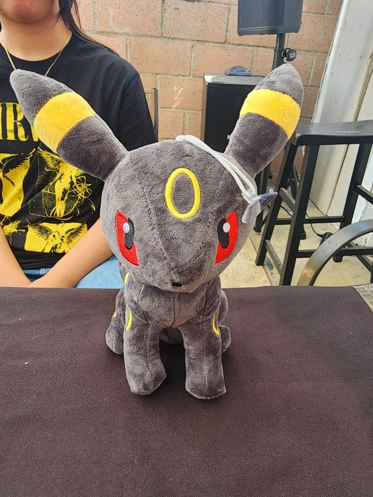 Umbreon plushie