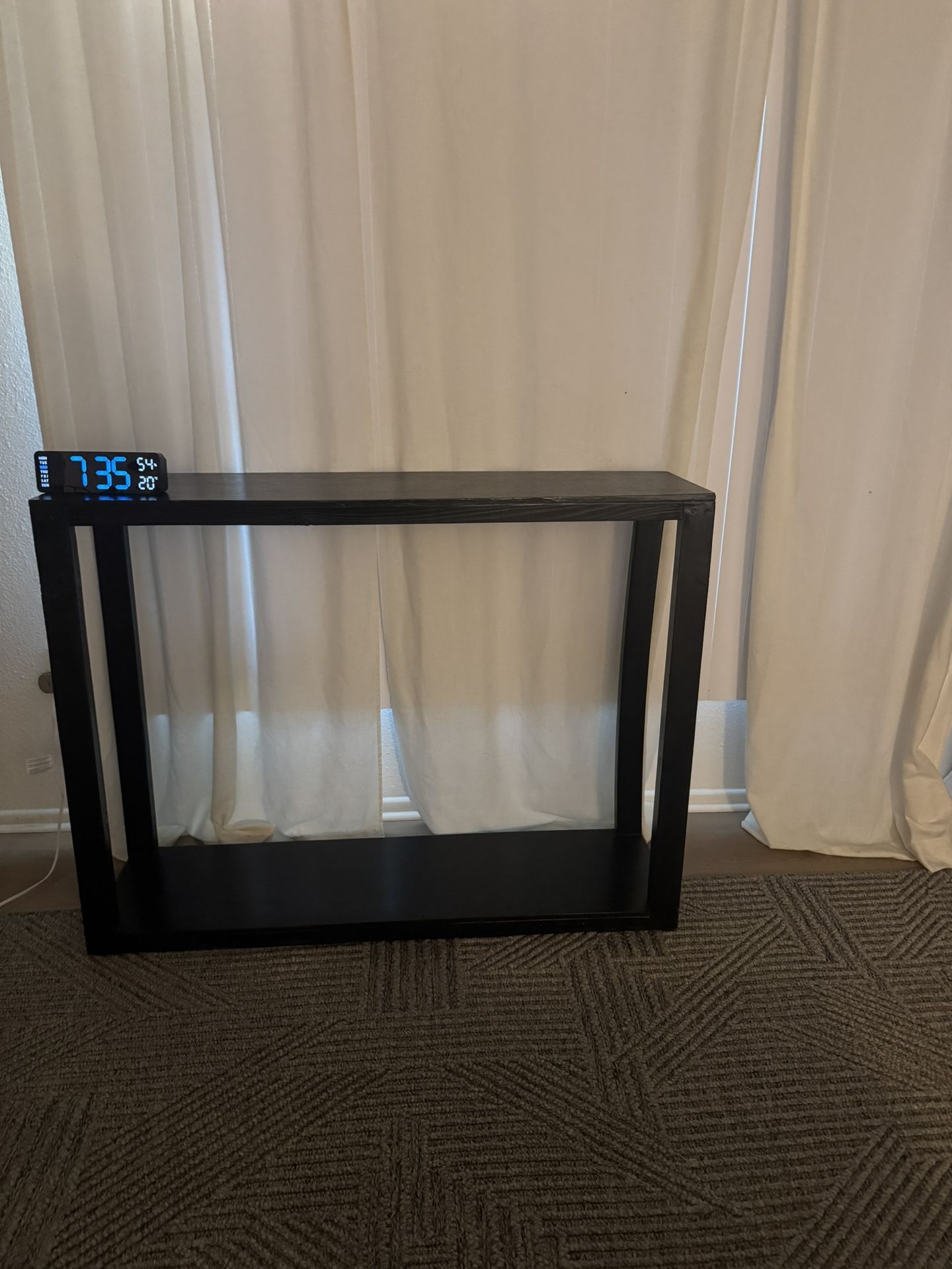 Console/ Entry Table 