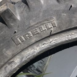 Pirelli mt32 Tire