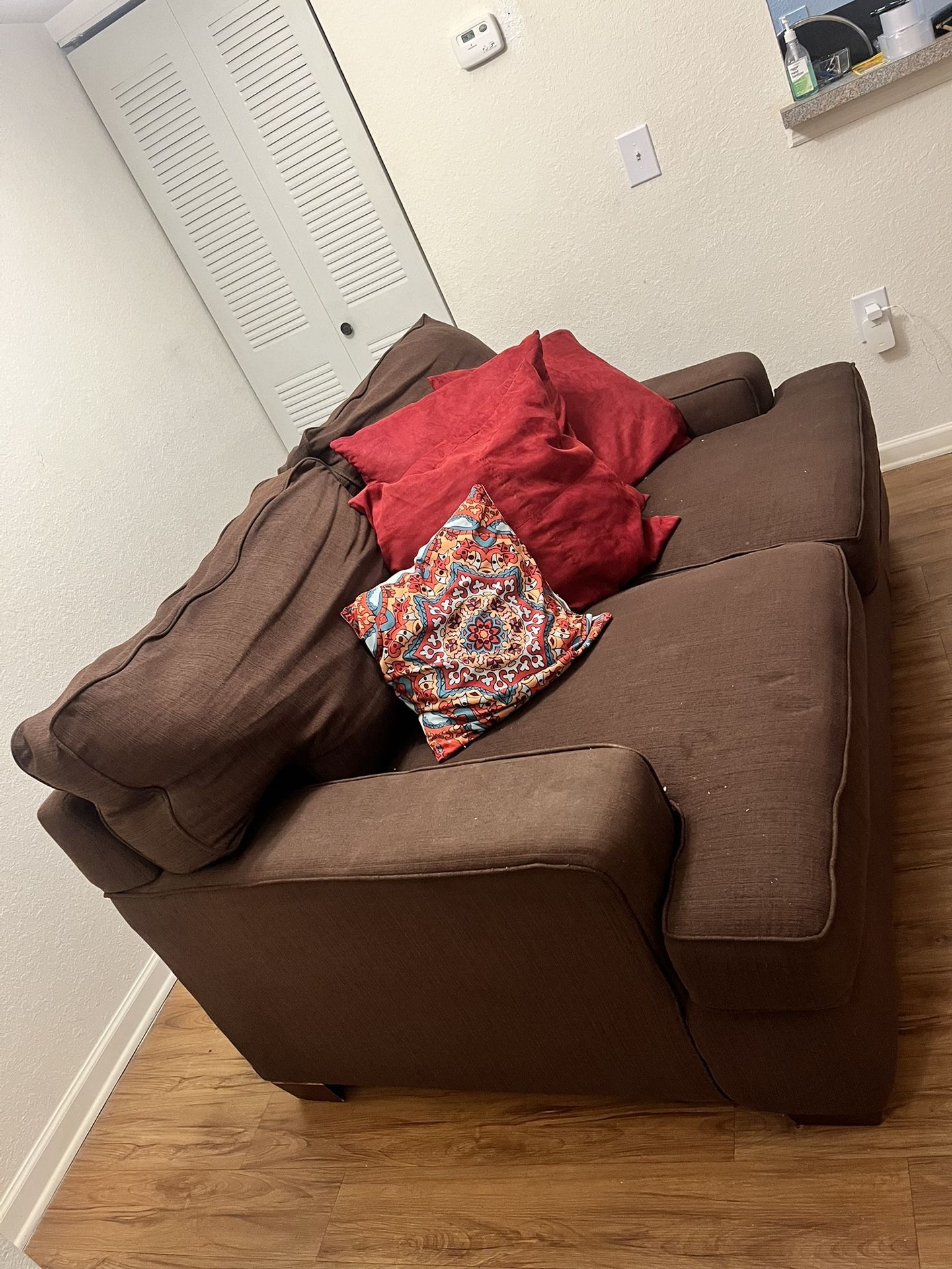 Couch 🛋️ For Free