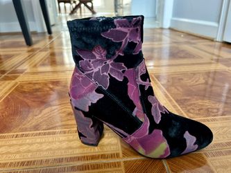 Steve Madden Elissa Floral Velvet Ankle Boots Size 6.5